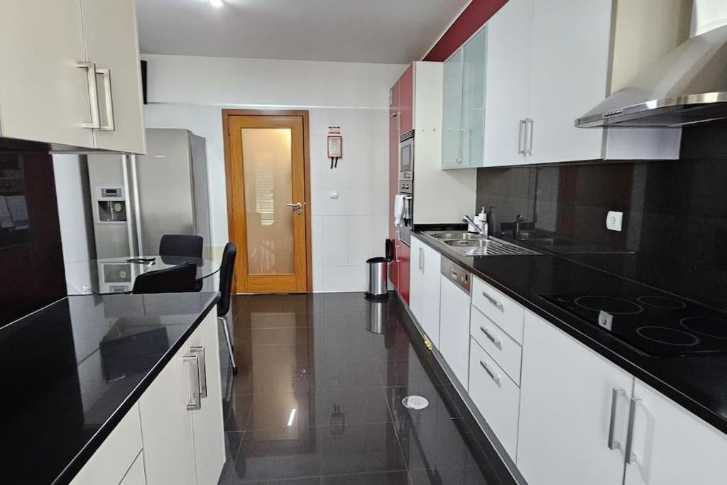 Vista Mar - Ac, Pool & Gym Apartment Funchal  Ngoại thất bức ảnh