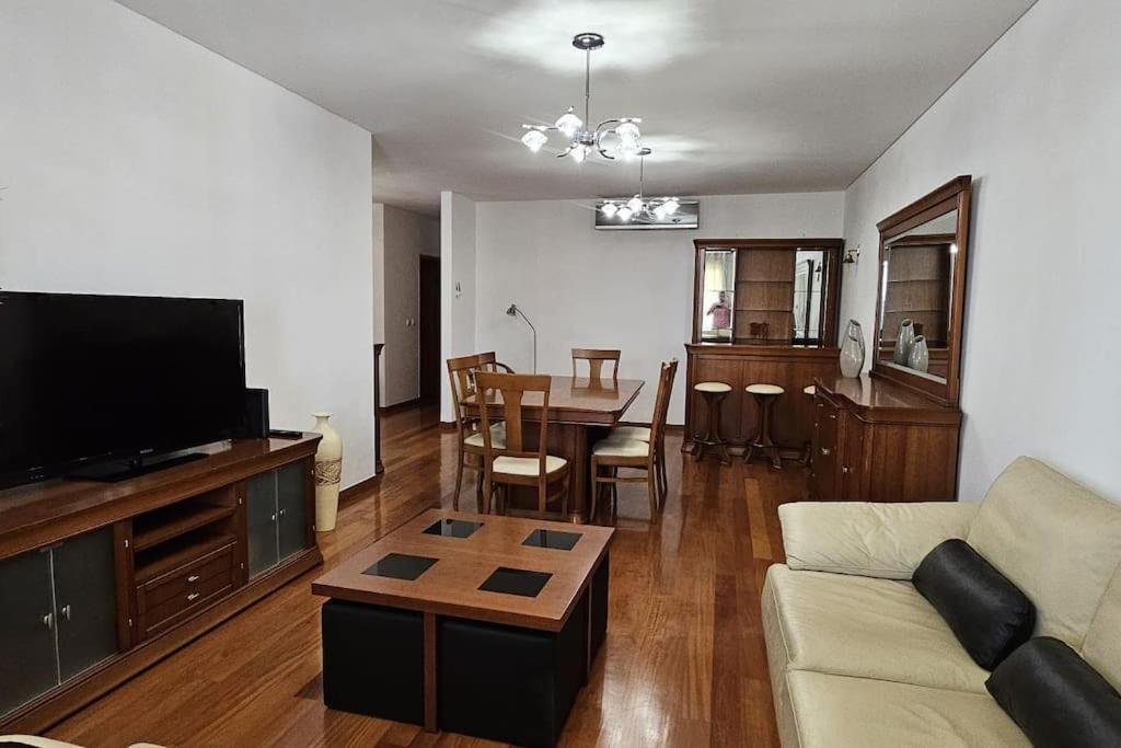 Vista Mar - Ac, Pool & Gym Apartment Funchal  Ngoại thất bức ảnh
