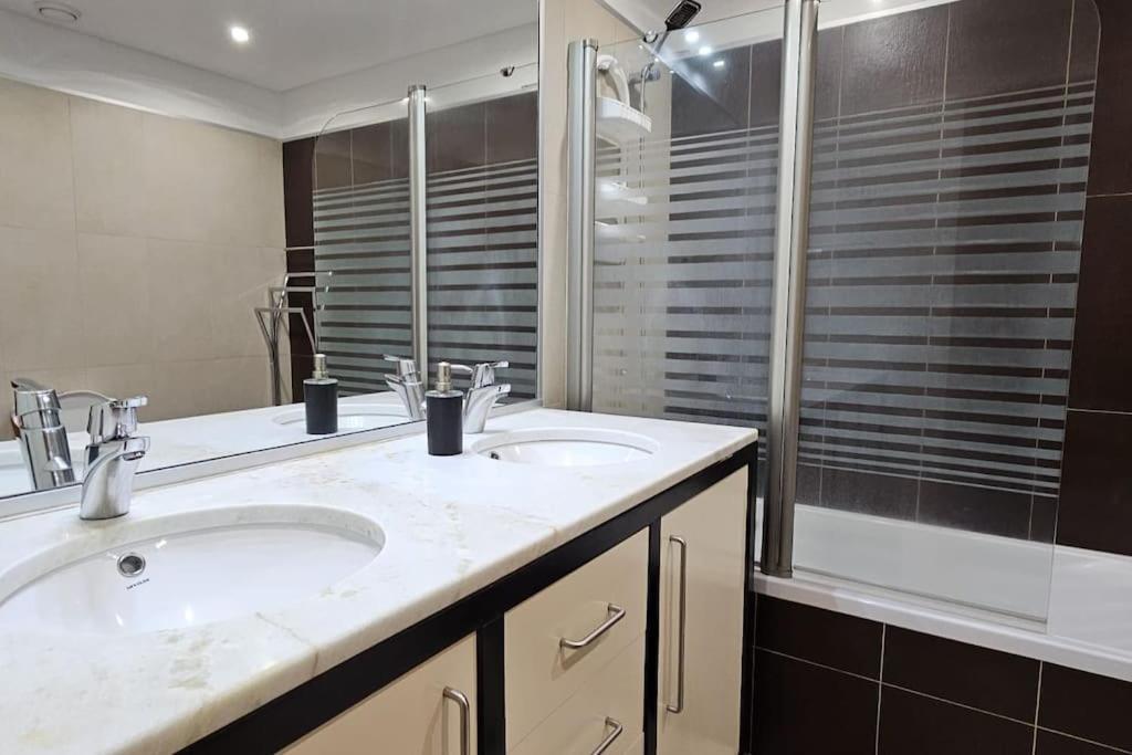 Vista Mar - Ac, Pool & Gym Apartment Funchal  Ngoại thất bức ảnh