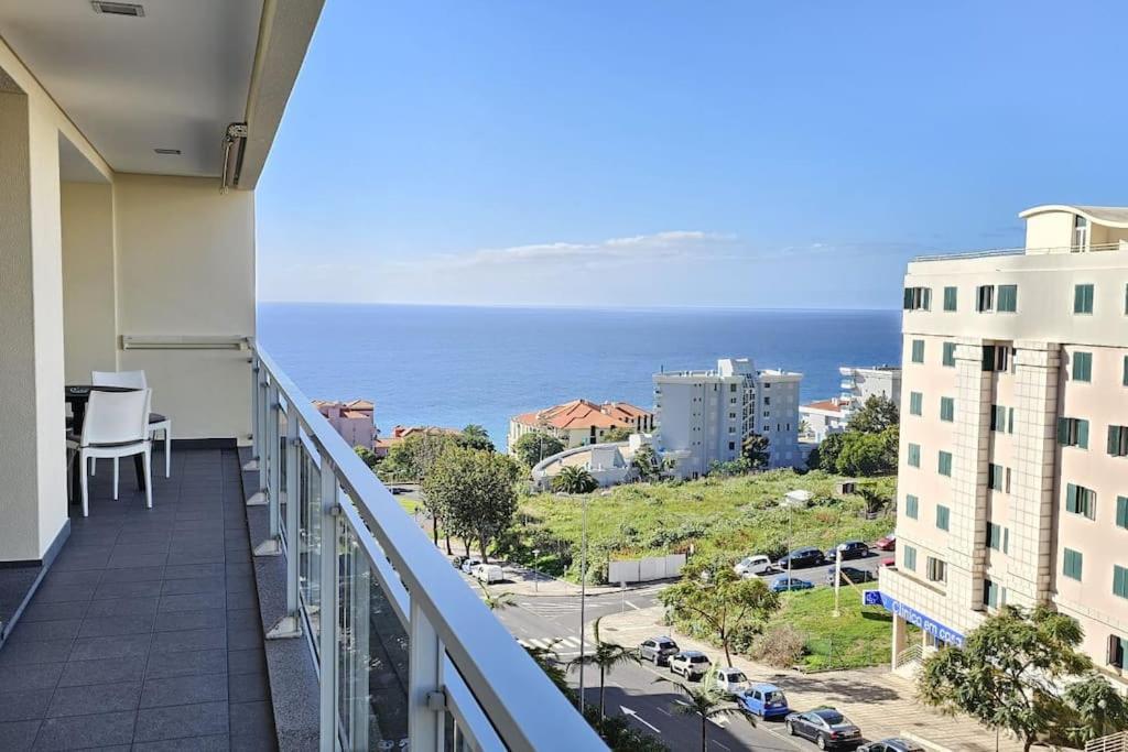 Vista Mar - Ac, Pool & Gym Apartment Funchal  Ngoại thất bức ảnh