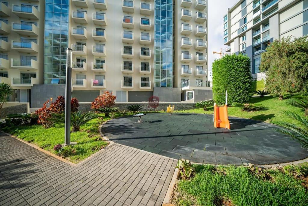 Vista Mar - Ac, Pool & Gym Apartment Funchal  Ngoại thất bức ảnh